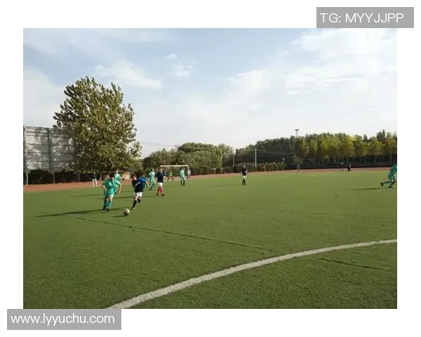 足球仁智：探讨足球运动中的智慧与人文精神的深度结合与发展